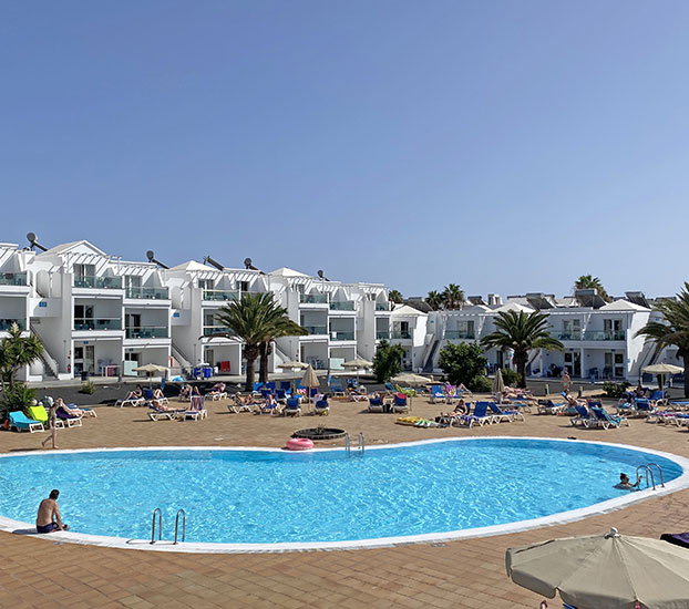 Facilities hotel plaza palmeras Pool hotel plaza palmeras